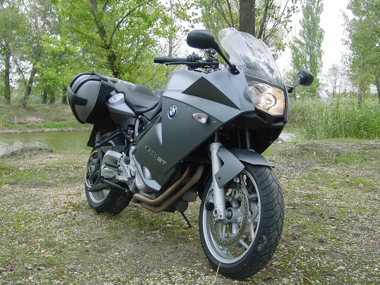 BMW F800ST for rent in Santiago de Compostela