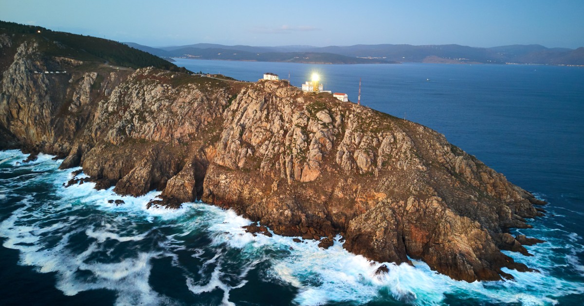 Finisterre Lighthouse, destination of the motorcycle tour of Costa da Morte