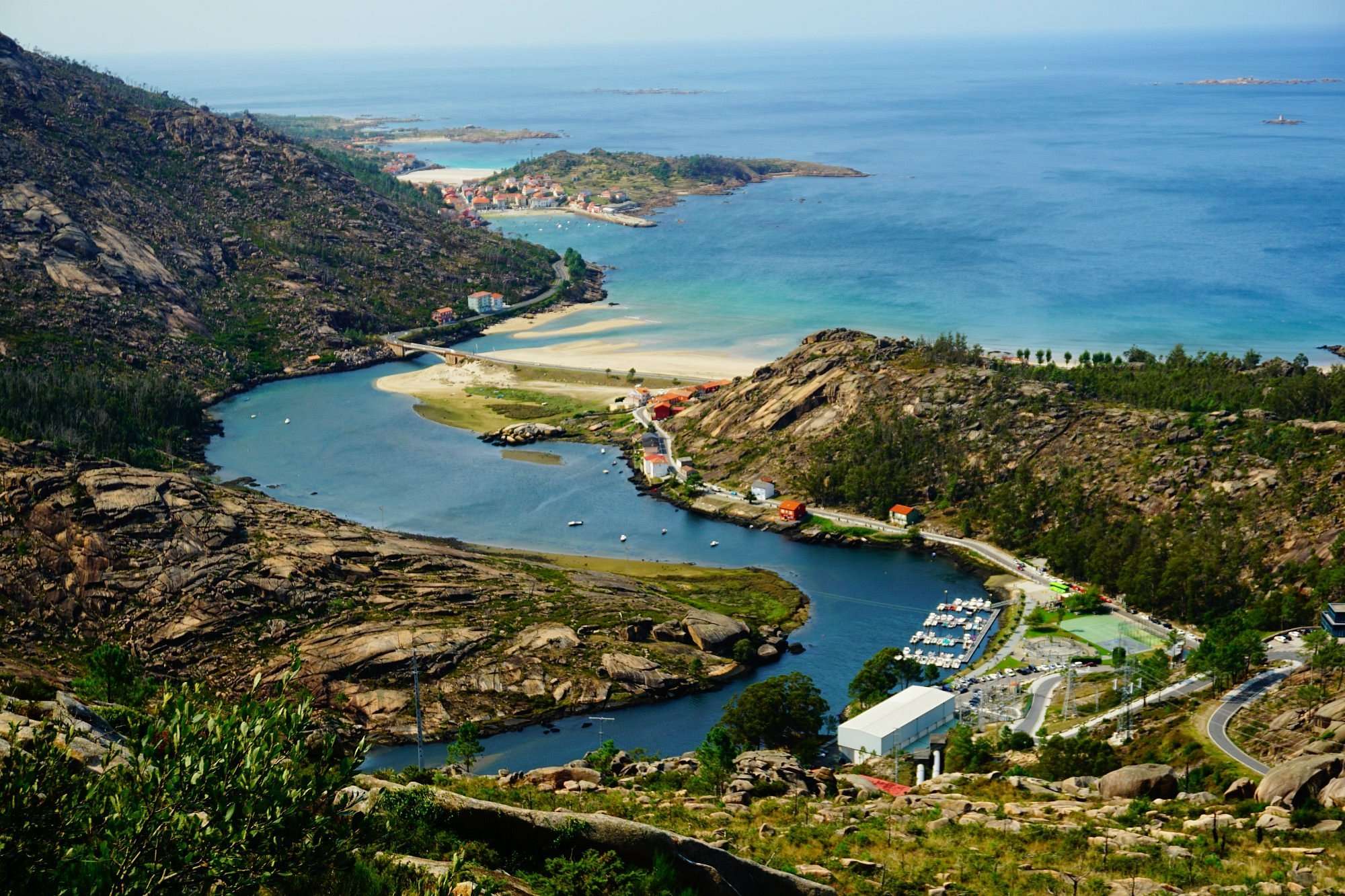 Mirador do Ézaro with views on the motorcycle route to Finisterre
